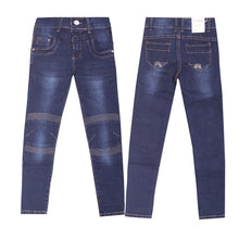 Charger l&#39;image dans la galerie, Jeans pour fille coupe slim - Marshall Y-49  - Fermée par bouton + zip  - Coupe : Slim  - Strass au bas de jambe   Vendu par paquet de 6 pièces - Taille du 4 ans au 14 ans  Composition 71% coton 27% polyester 2% elasthane
